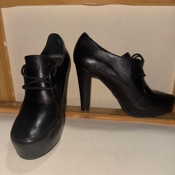 me too Shoes - Me Too shoes heels size 8M